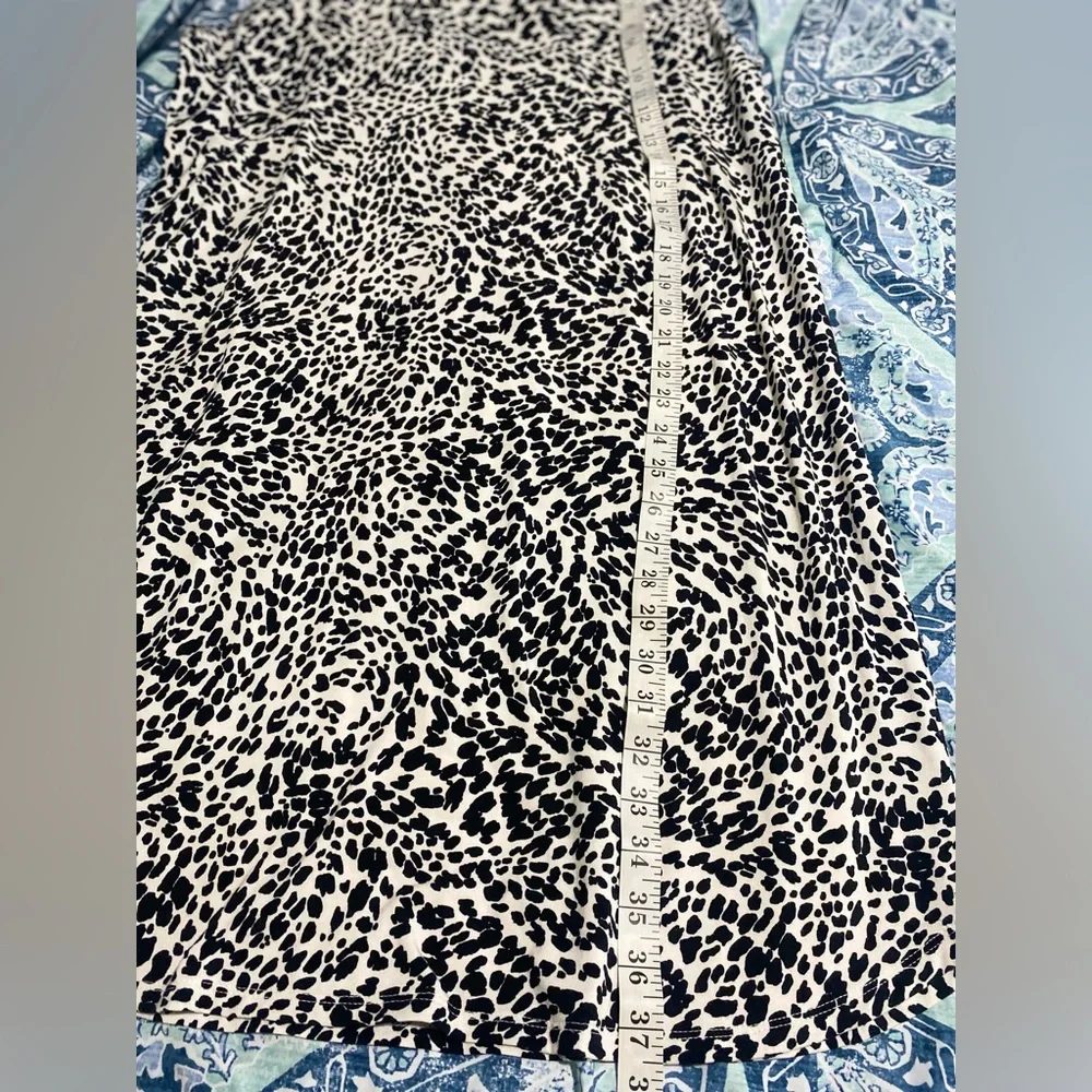 ❤️❤️NWT Black & White Leopard Scoop Neck Sleeveless Bomber Mid Length Dress - Picture 6 of 6